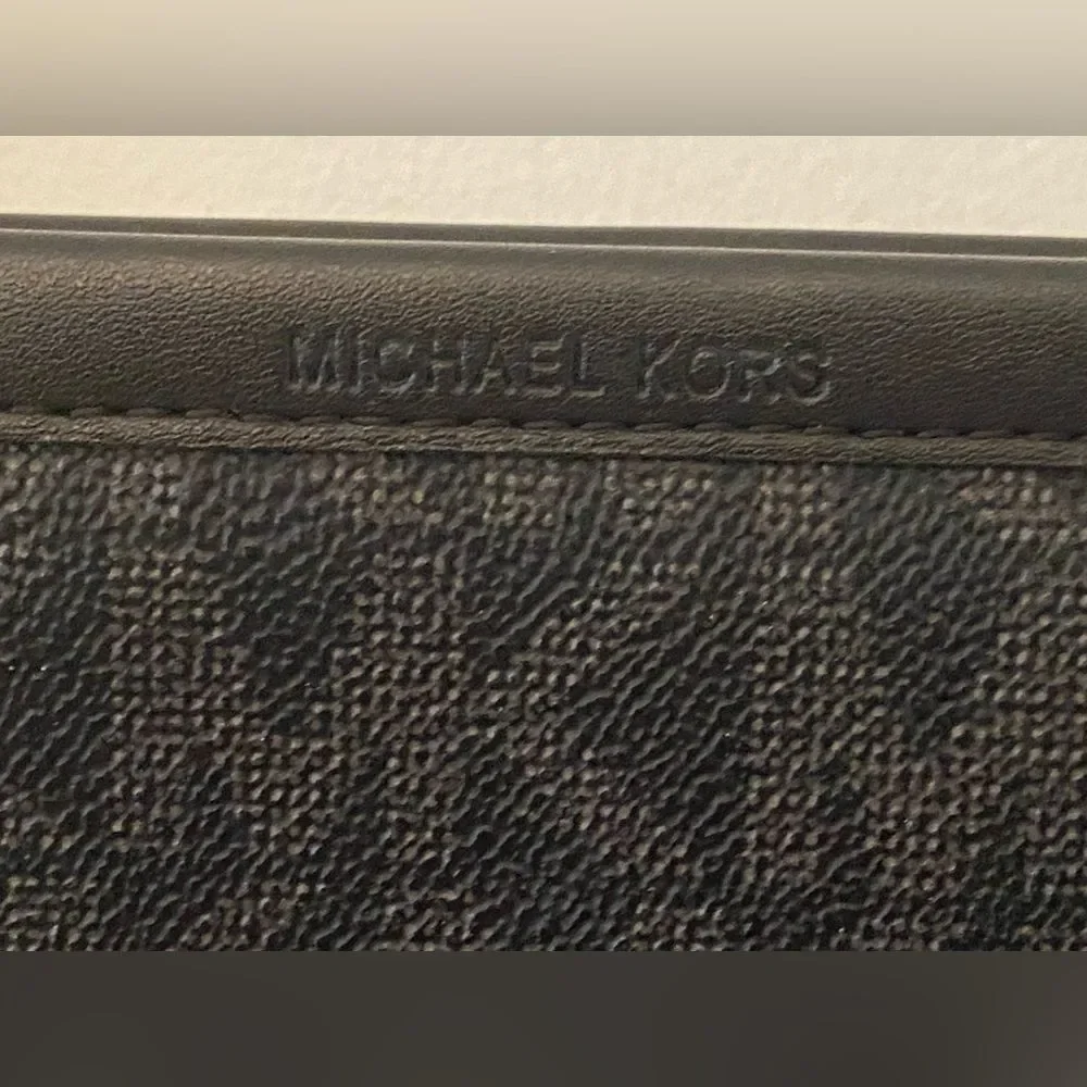 Michael Kors Logo Designer Leather Zip Black Belt Bag
